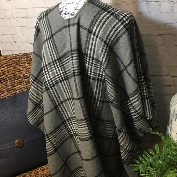 Gray plaid blanket wrap - Picture 9 of 9